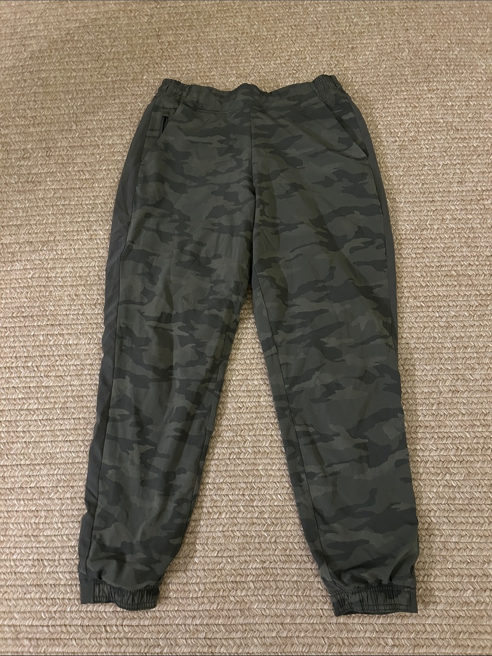 Athleta Brooklyn textured lined jogger, camouflage, size 10